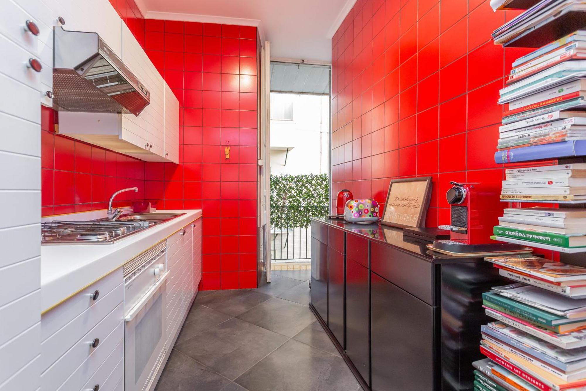 Spanish Steps Purple Retreat Apartment